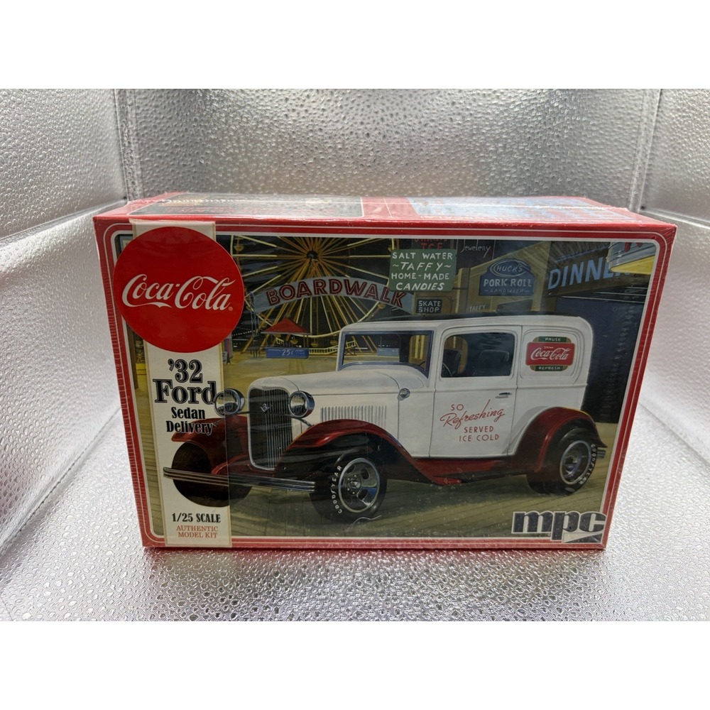 MPC 1/25 1932 Ford Sedan Delivery Plastic Model Kit MPC902 New and Sealed.
